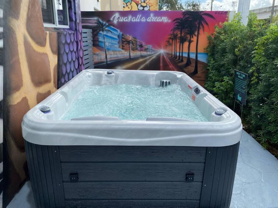 Unique Miami Art Escape W/ Hottub, Arcade & Murals Exterior photo